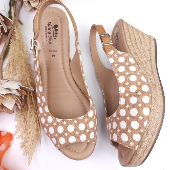 Soft Spots White Tan Polka-dot Mini Platform Wedge Sz 39 - Picture 3 of 12